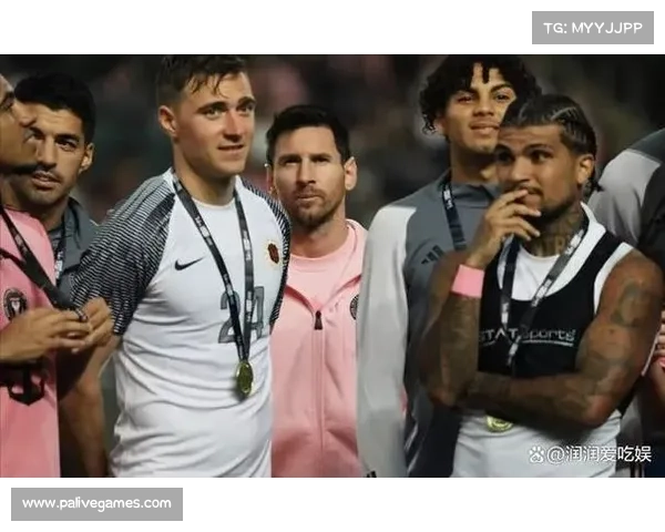 梅西中国之行掀起球迷狂潮 球场外激情澎湃全城沸腾